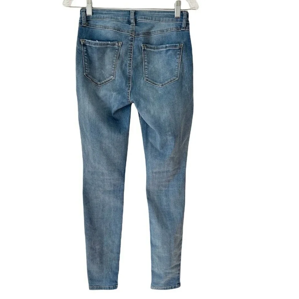 Rewash Distressed Mid Rise Medium Wash Stretch Denim Skinny Jeans Size 3/26 - Picture 2 of 7